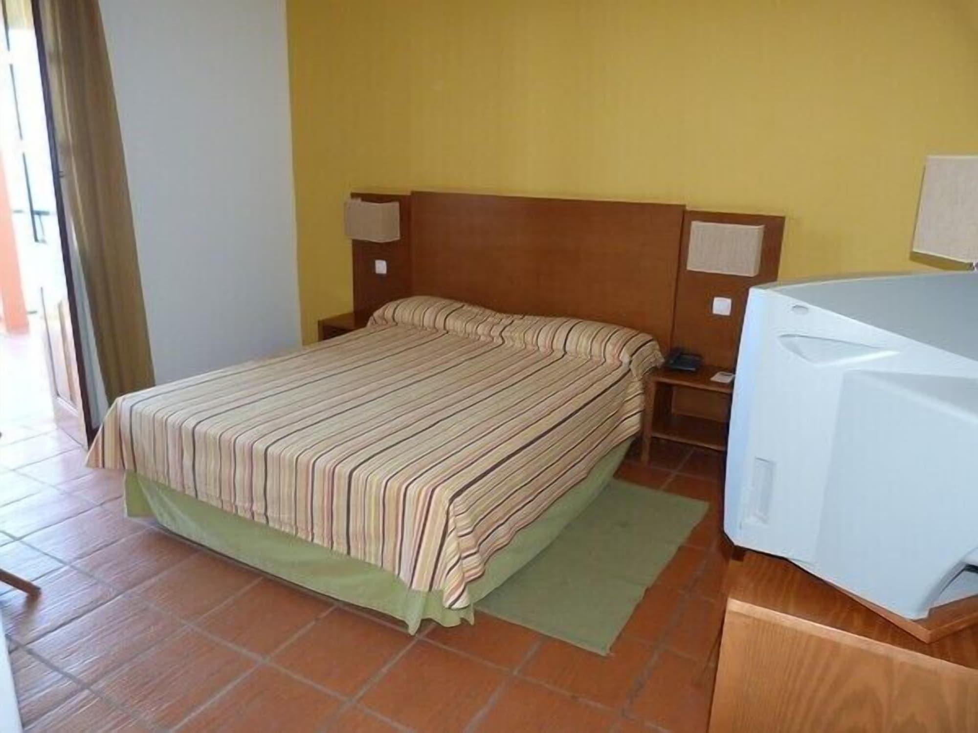 סאו פיליפי Bamboo Xaguate Hotel מראה חיצוני תמונה