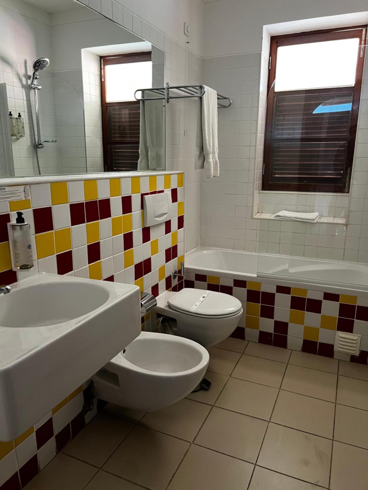 סאו פיליפי Bamboo Xaguate Hotel מראה חיצוני תמונה